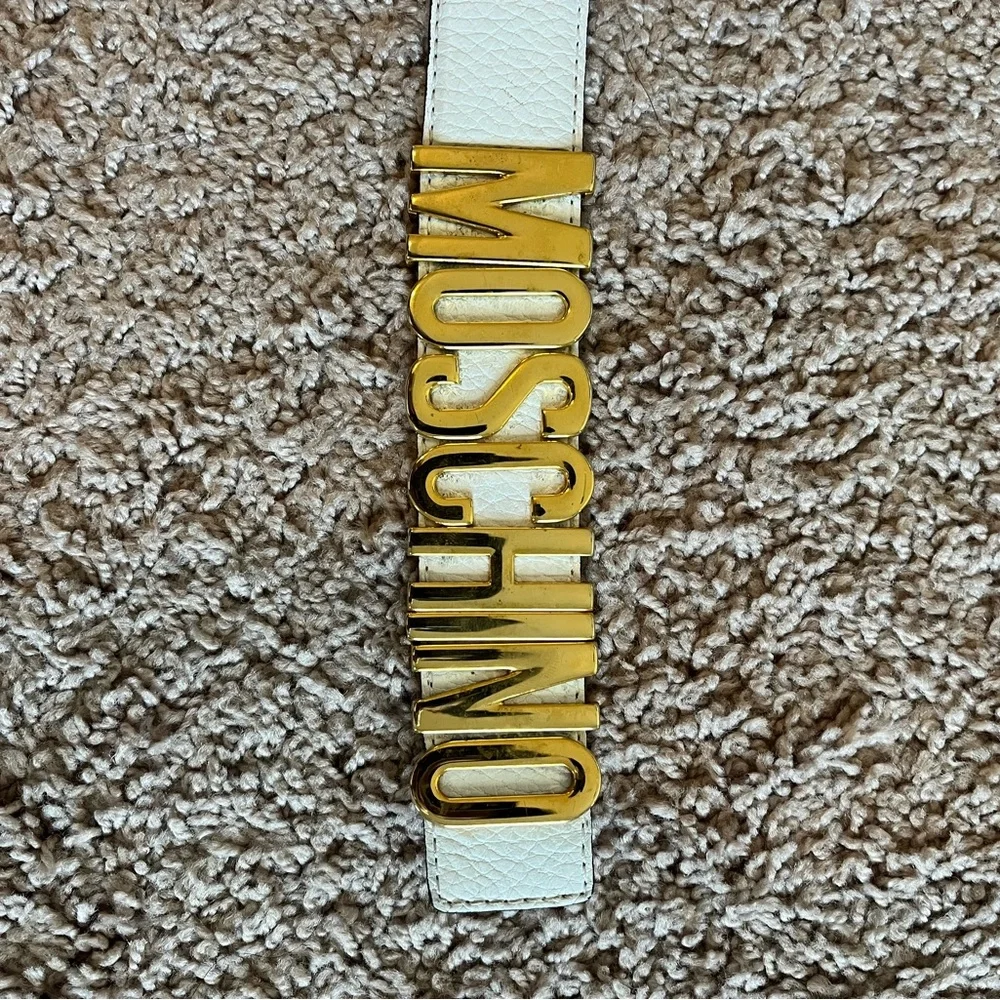 Iconic Lettering Logo - Picture 2 of 3
